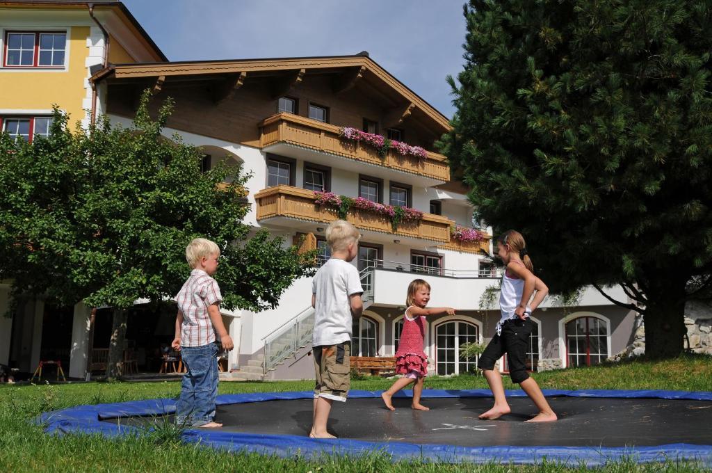 Landhotel Hubengut Bed And Breakfast Radstadt Ngoại thất bức ảnh
